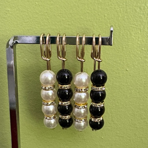 Elegant Gold and Black Beaded Brooch Set - Picture 7 of 11